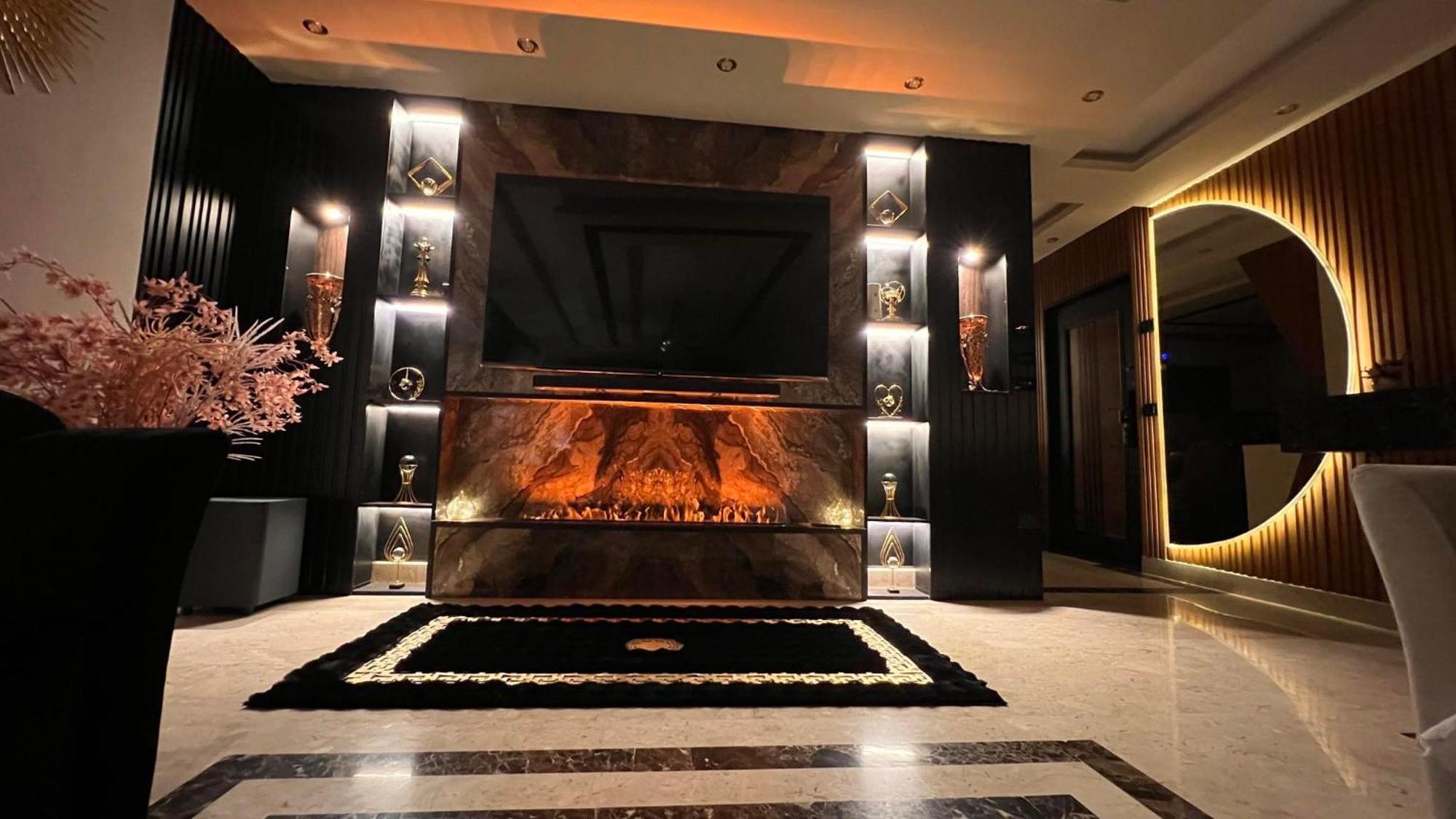 Luxury Renovated 2 Bedroom * Cairo