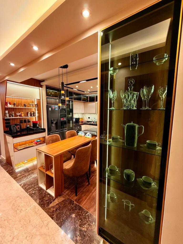 Luxury Renovated 2 Bedroom *